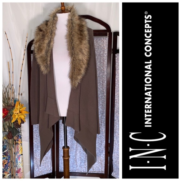 INC International Concepts Sweaters - 🧡Host Pick🧡 INC olive sweater shawl with faux fur collar.